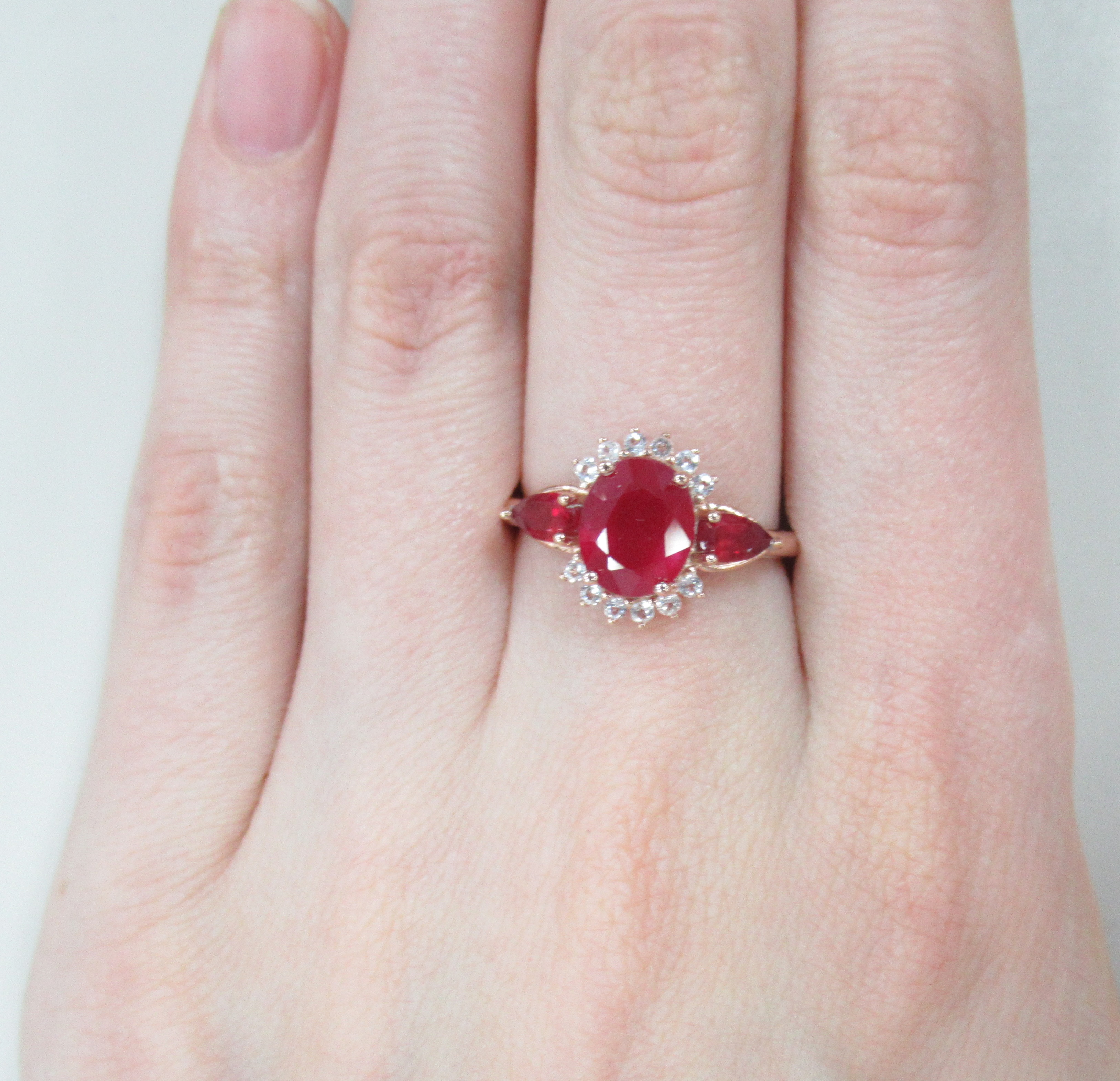 Серебряное кольцо с рубинами